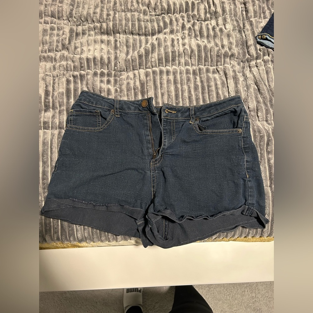 Forever 21, Color Dark Navy. Size 31.